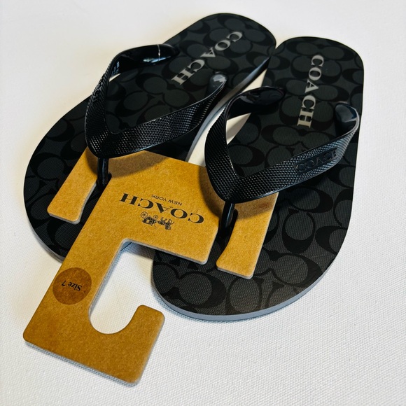 Coach Shoes - Coach Logo Black
Flip Flops Size 7